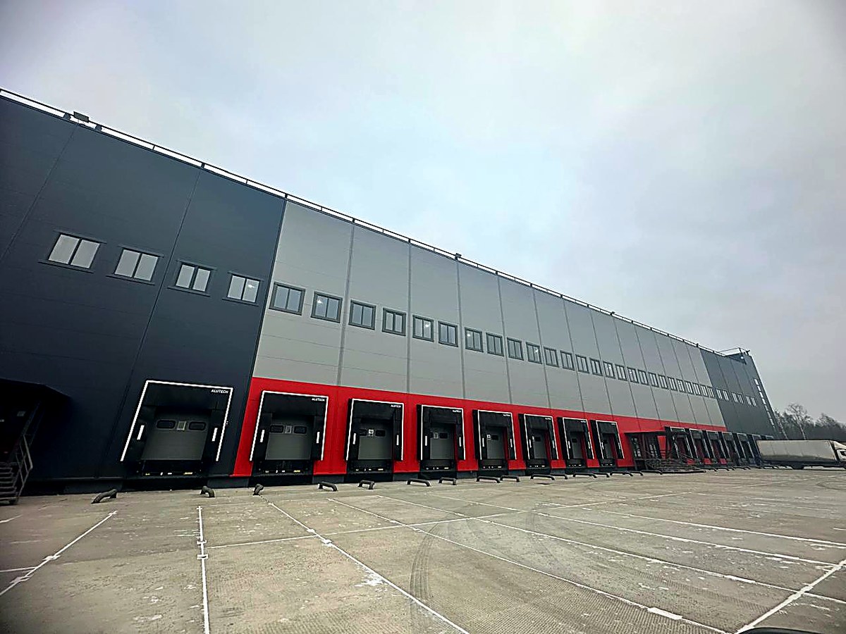 Аэросъёмка комплекса — фасад с доковыми воротами