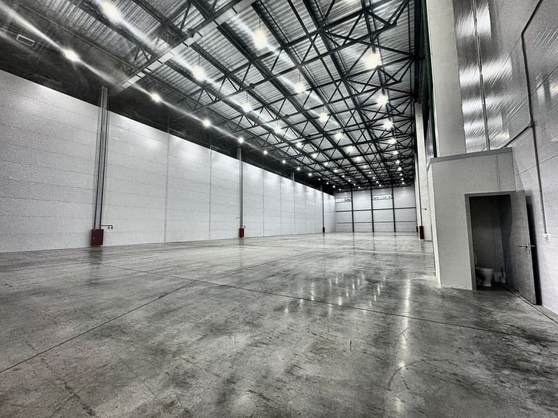 Складской пролёт — глубина блока, дверной проём, колонны